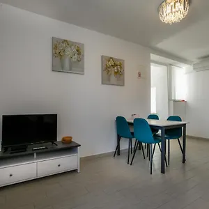  Apartment Oliva